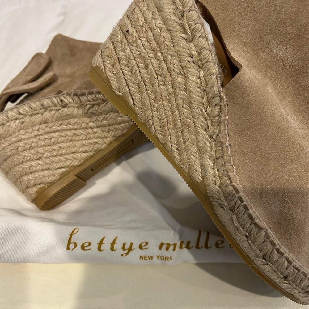 Bettye Muller Tan Wedge Espadrilles - Picture 4 of 5